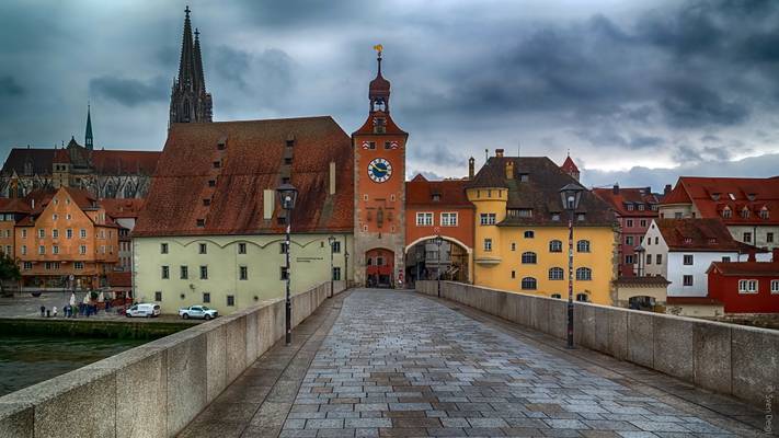 Steinerne Brücke  -  Regensburg