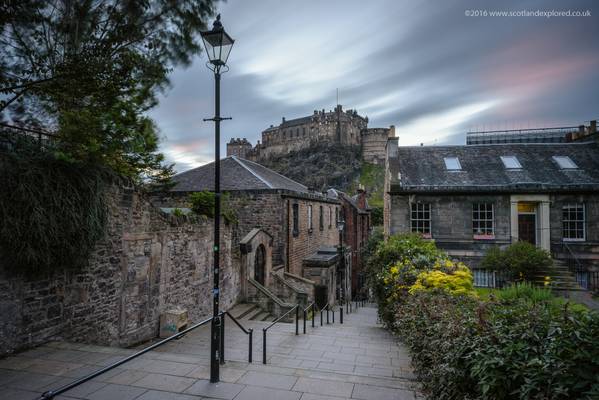 Edinburgh Castle from the Vennel