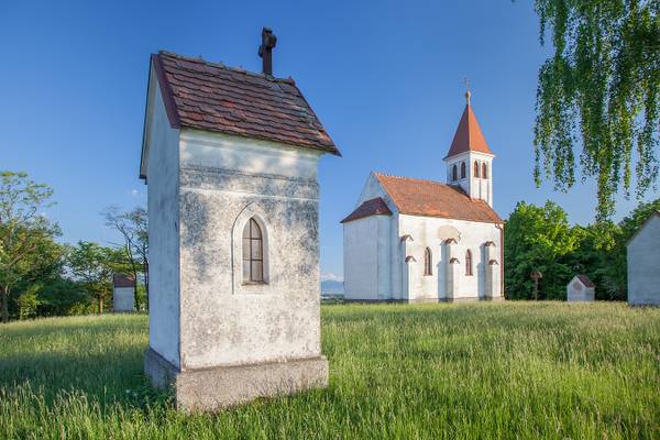 Calvary and church in Solka