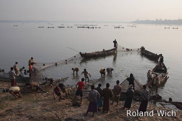 Amarapura - Fishing on Taungthaman Lake
