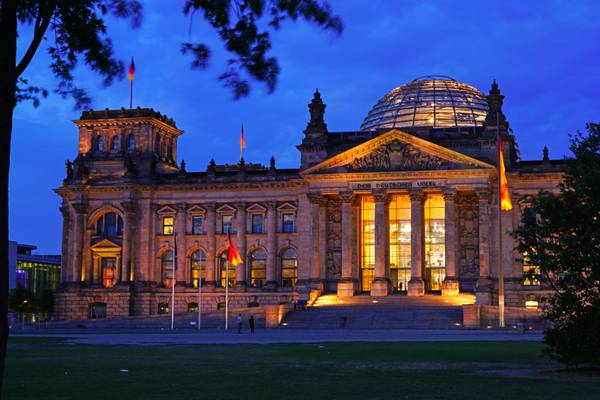 Berlin at the blue hour. Reichstagsgebäude