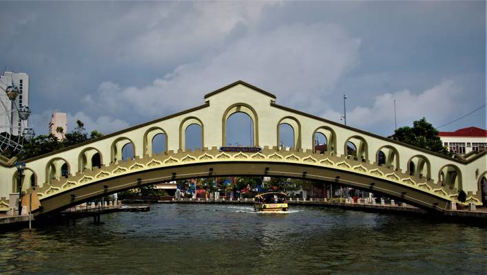 Footbridge over the Melaka river