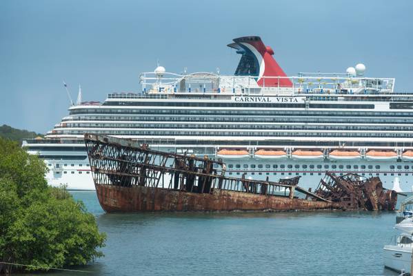Roatan Ship Wreck