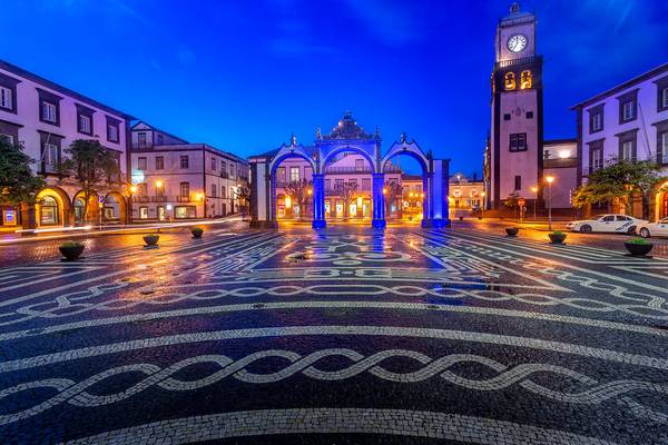 Portas da Cidade de Ponta Delgala(City Gates of Ponta Delgada)