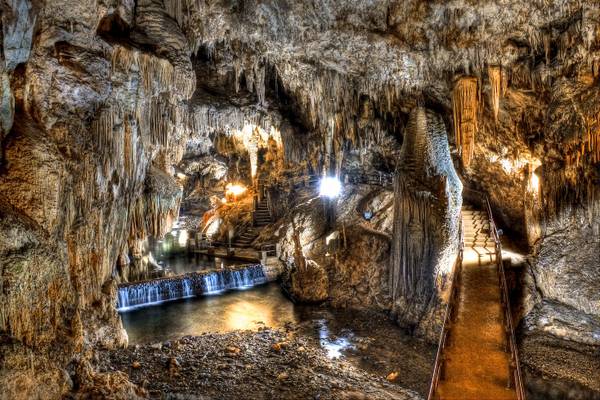 Caverna do Diabo & Waterfalls