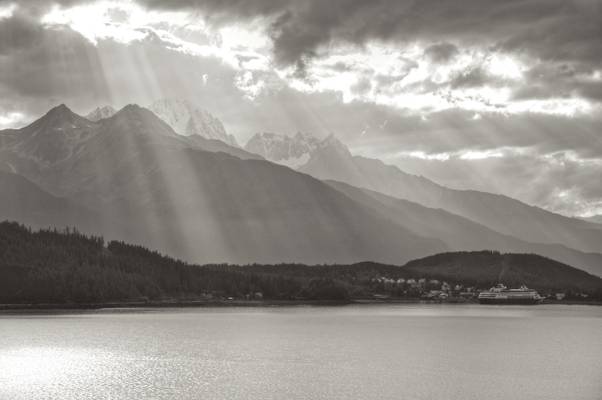 Ship & Black and White Rays