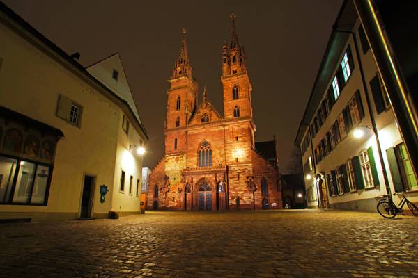 Basel by night. Münsterplatz