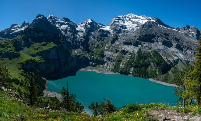 Panorama sur l'Oeschinensee