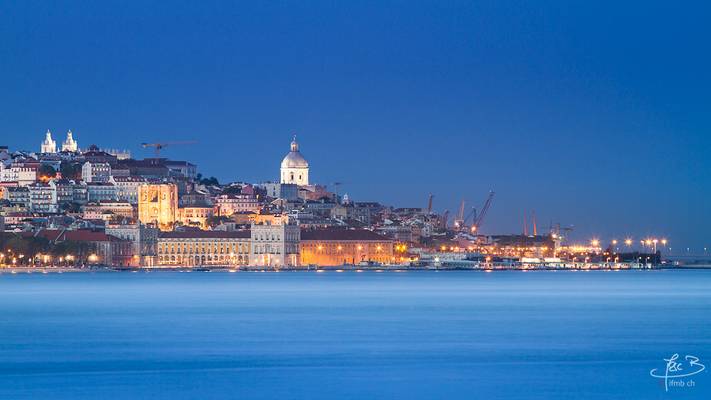 downtown Lisboa from Almada