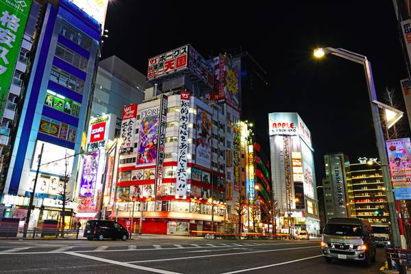 Tokyo by night. Chuo-dori, Akihabara