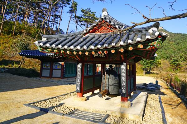 The bell of Pyohunsa Temple, Kumgangsan, DPRK