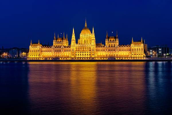 Hungarian Parlament & Blue Hour