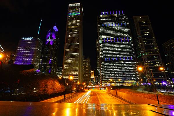 Chicago by night. N Columbus Dr