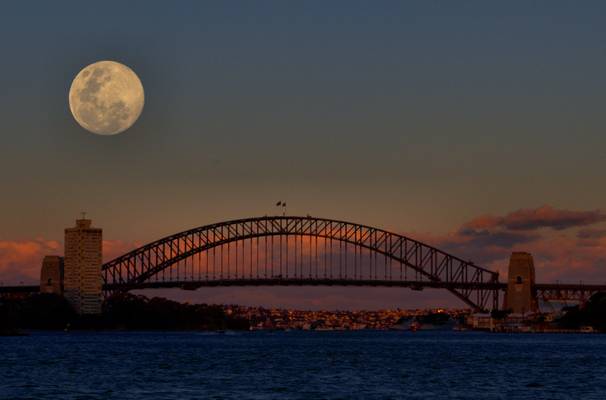 The Moon and the Arch