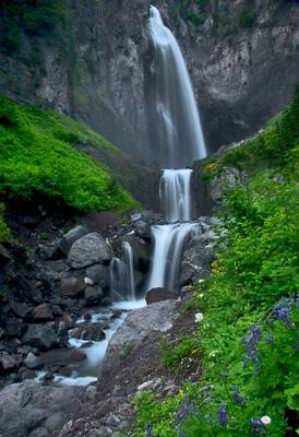 The 1,400 Feet to Comet Falls