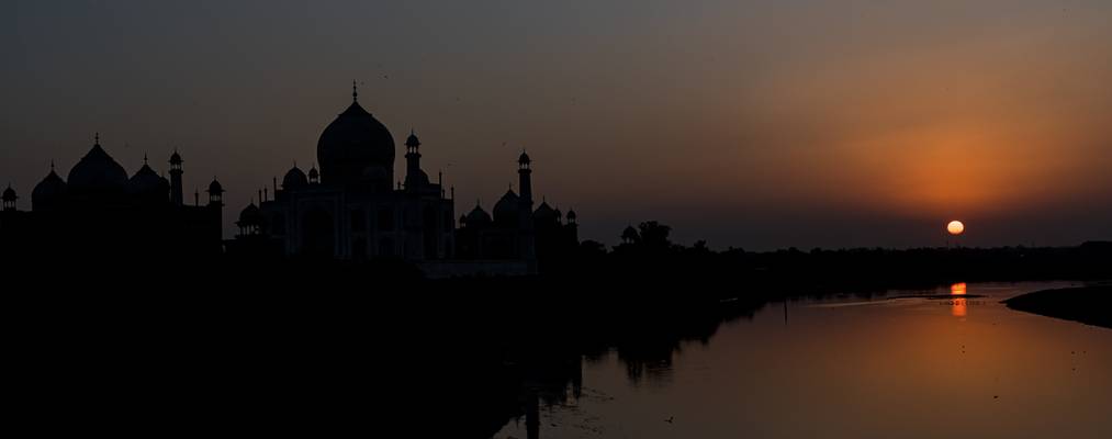Sunset with Taj Mahal, Panorama