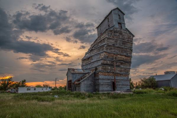 Sunset at the leaning elevator