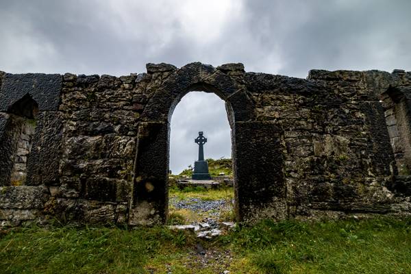 Aran Islands (Inishmore Graveyard)