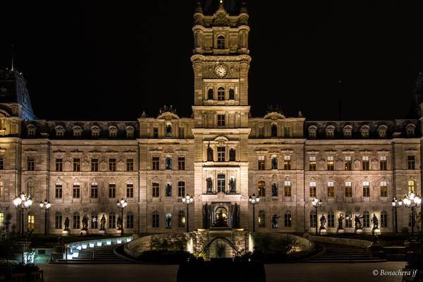 Québec by night: l'hôtel du Parlement