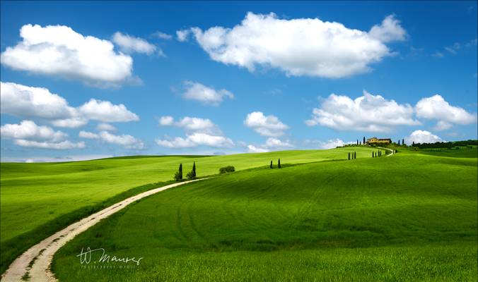 Tuscany road to the sky