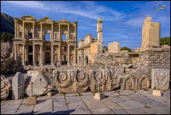 712 - The Library of Celsus in Ephesos (Turkey)