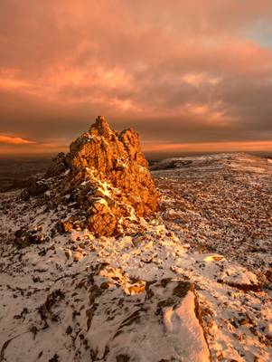 Snowy start to the day on Devil's Chair