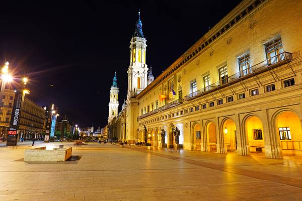 Zaragoza by night. Plaza de Nuestra Senora del Pilar