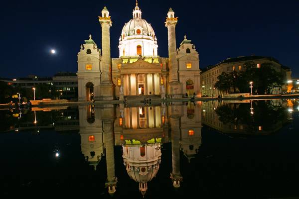 St Charles by night, Vienna
