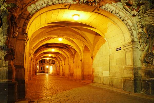 Dresden by night. Schloßstraße