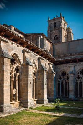 Iglesia de Santa María la Real en Sasamón. Burgos