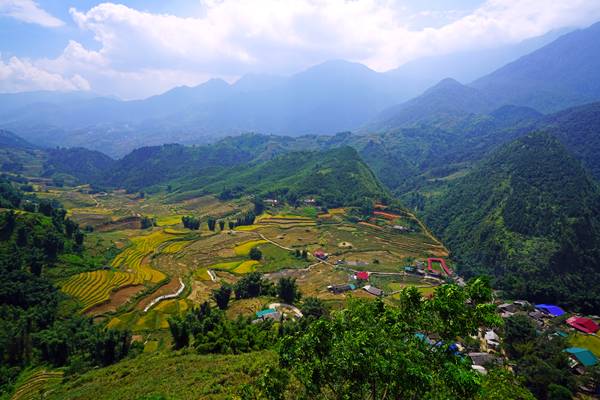 Exciting scenery of Muong Hoa Valley, Cat Cat, Viatnam