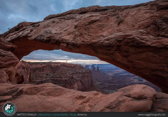 Al Mesa Arch in attesa dell'alba