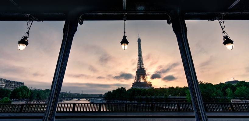 Eiffel tower from Bir Hakeim bridge