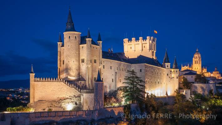 A night view of Segovia