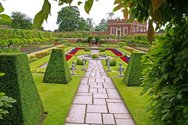 Sunken Garden of Hampton Court