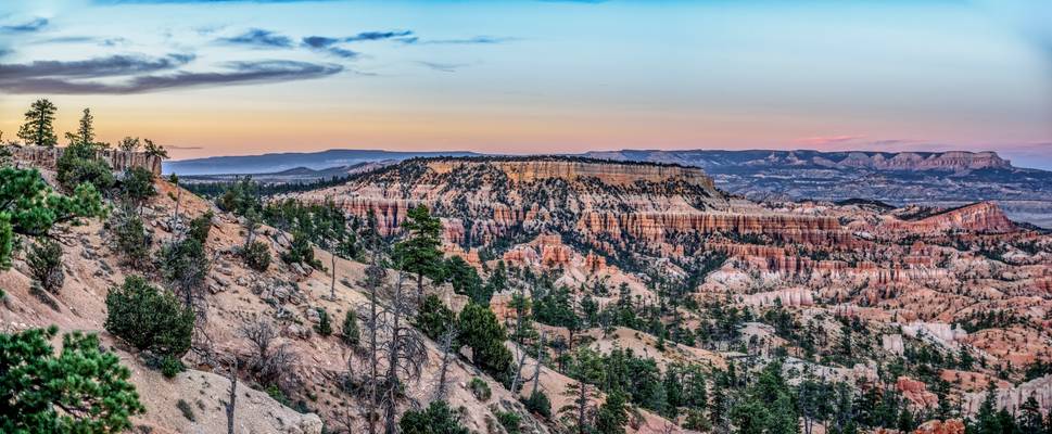 Bryce Canyon Sunset Panorama.jpg