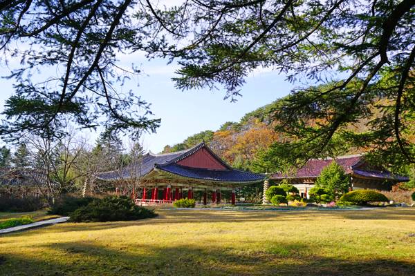 Picturesque site of Pohyon-sa in North Korean mountains