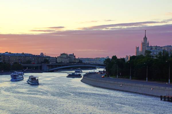 Red sky over Moscow river