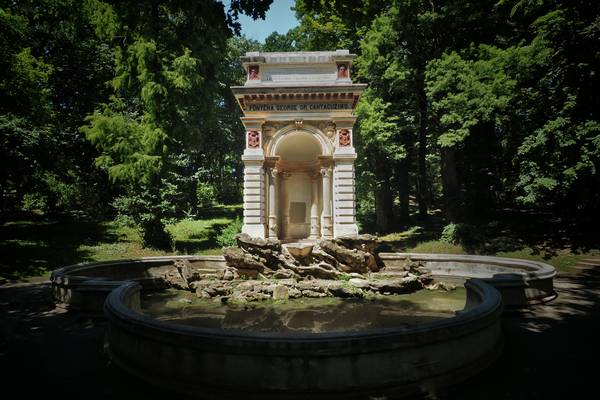 Bucharest - Carol Park - Fôntêna George Gr: Cantacuzino.