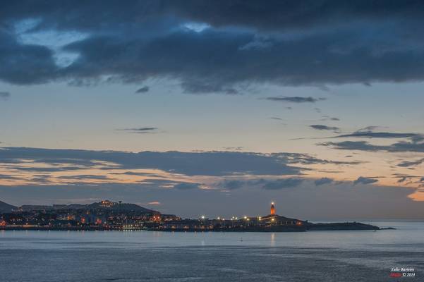 Anoitece na Coruña