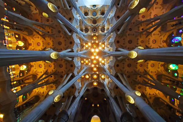 Sagrada Familia. Central nave vault