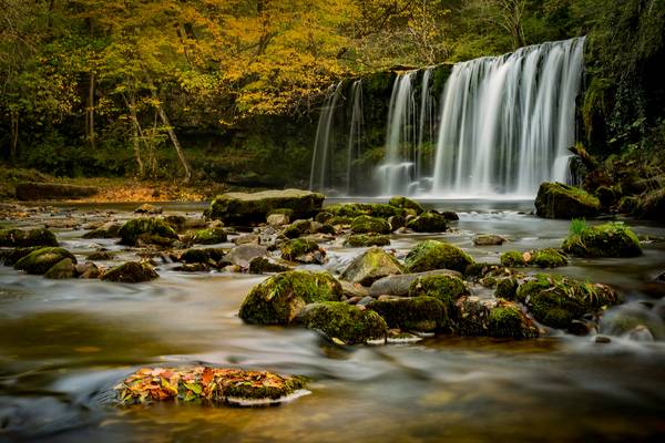 Sgwd Ddwli Uchaf in autumn colours
