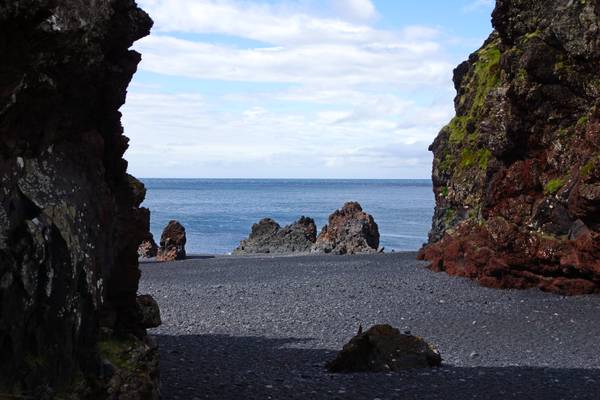 Atlantic Ocean between the rocks, Djupalon