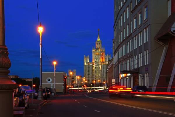 Moscow in the blue hour. Raushskaya embankment