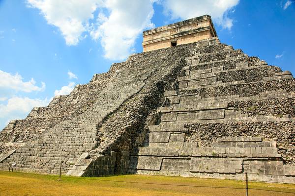 Maya Pyramid in Chichen Itza