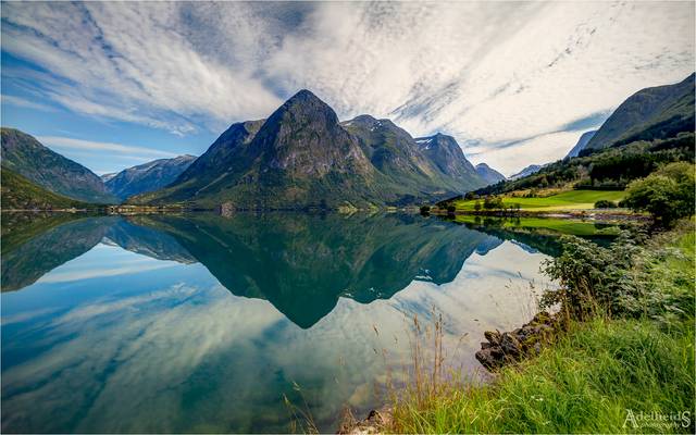 Mountain symmetry, Norway