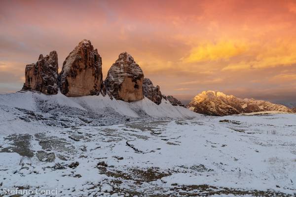 Prime luci sulle Tre Cime e gruppo Cristallo.