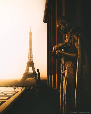 Statues at Place du Trocadéro