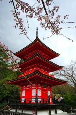 Red pagoda on the top of Kyoto, Kiyomizu-dera
