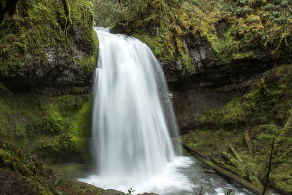 Spirit Falls waterfall, Oregon